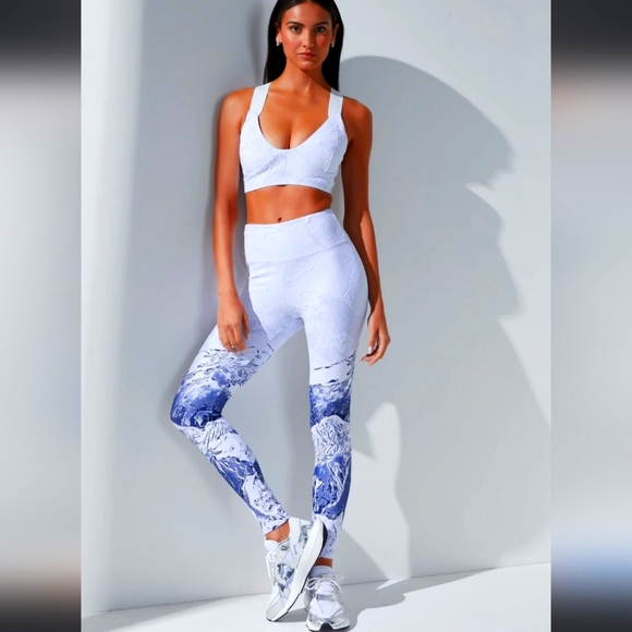 BRAND NEW LUXURIOUS LEGGINGS - Picture 1 of 5